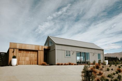 Photo of property in 15 Bargour Street, Wanaka, 9305