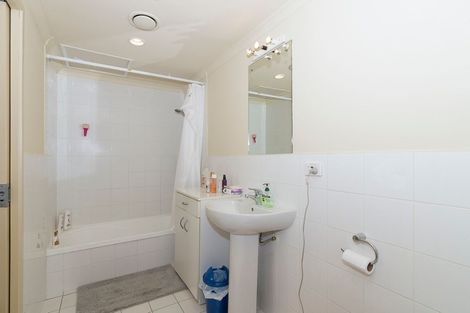 Photo of property in The Rennaissance, 16e/18 Ronwood Avenue, Manukau, Auckland, 2104