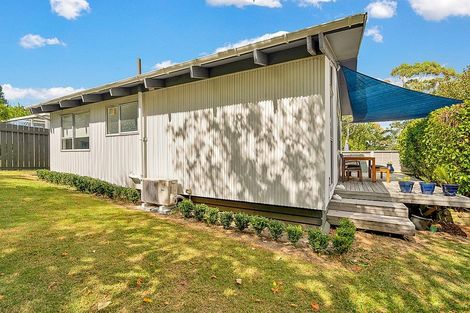 Photo of property in 3 Thomas Avenue, Te Atatu Peninsula, Auckland, 0610
