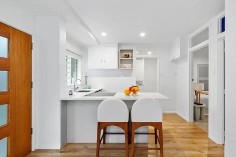 Photo of property in 2/17 Sartors Avenue, Northcross, Auckland, 0630