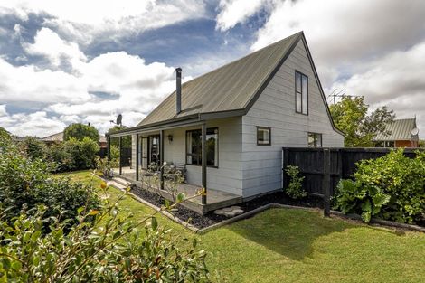 Photo of property in 2 Thompsons Road, Belfast, Christchurch, 8051