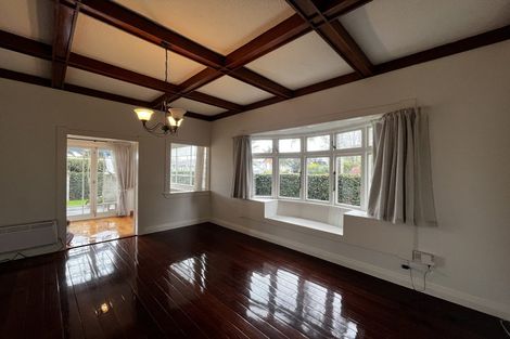 Photo of property in 11 Norwood Road, Bayswater, Auckland, 0622