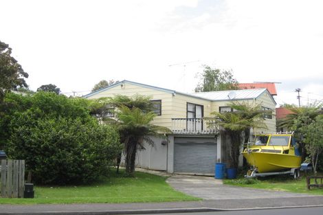 Photo of property in 911a Whangaparaoa Road, Manly, Whangaparaoa, 0930