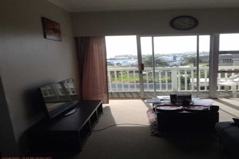 Photo of property in 16 Findlay Street, Moturoa, New Plymouth, 4310