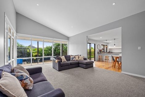 Photo of property in 25 Mayfair Crescent, Mairangi Bay, Auckland, 0630