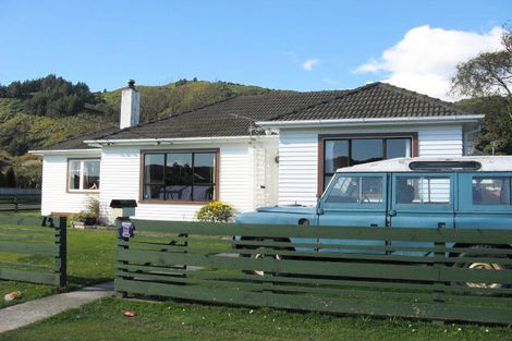 Photo of property in 76 Moohan Street, Wainuiomata, Lower Hutt, 5014