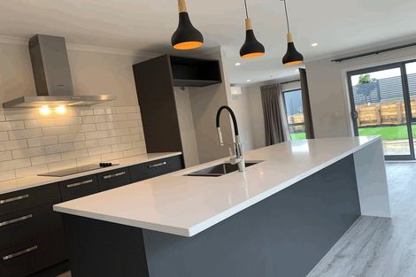 Photo of property in 4 Edenmore Terrace, Fitzherbert, Palmerston North, 4410