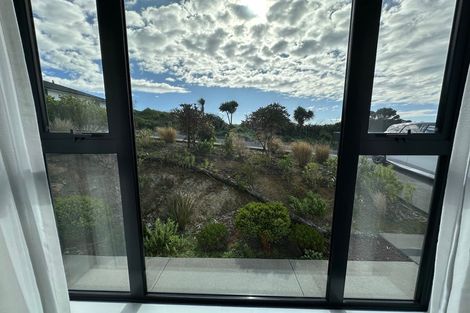 Photo of property in 34 Epic Way, Newlands, Wellington, 6037