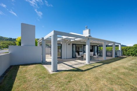Photo of property in 1 Antonia Place, Kinloch, Taupo, 3377