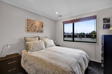 Photo of property in 4 Manukaka Heights, Hurdon, New Plymouth, 4310