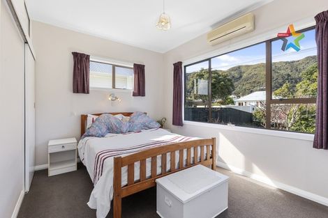 Photo of property in 2 Frickleton Grove, Waterloo, Lower Hutt, 5011