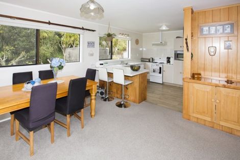 Photo of property in 4 Horniblow Road, Matakohe, 0594