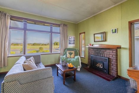 Photo of property in 74 Meeanee Quay, Westshore, Napier, 4110