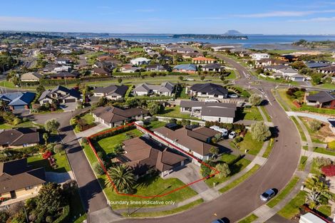 Photo of property in 8 Olive Close, Omokoroa, 3114