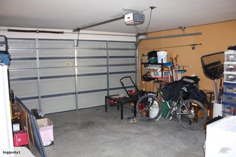 Photo of property in 6a Blarney Place, Casebrook, Christchurch, 8051