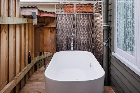 Photo of property in 42 Harris Street, Marton, 4710