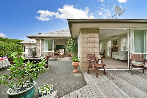 Photo of property in 1 Flavell Drive, Orewa, 0931