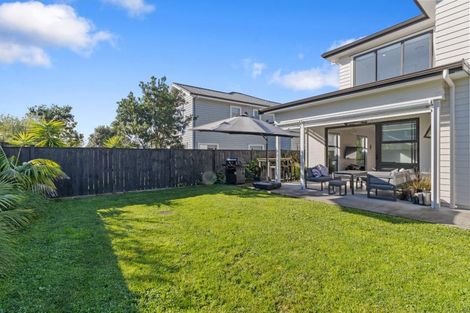 Photo of property in 10 Onekura Street, Red Beach, 0932