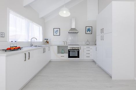 Photo of property in 78 Hyperion Drive, Randwick Park, Auckland, 2105