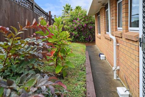 Photo of property in 2/100 Rhinevale Close, Henderson, Auckland, 0612