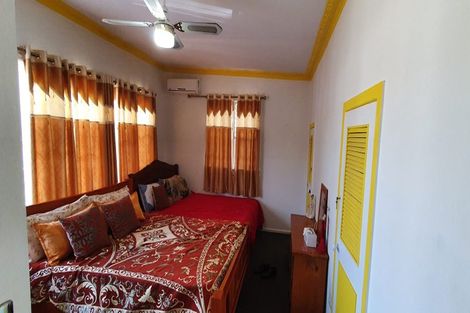 Photo of property in 385 West Coast Road, Glen Eden, Auckland, 0602