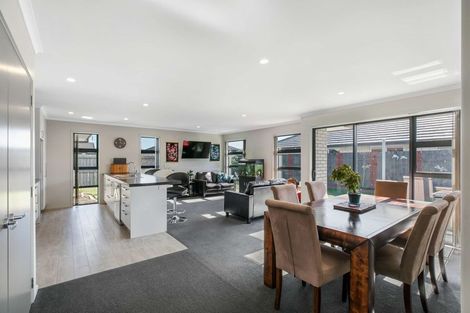 Photo of property in 6 Leet Crescent, Papamoa Beach, Papamoa, 3118