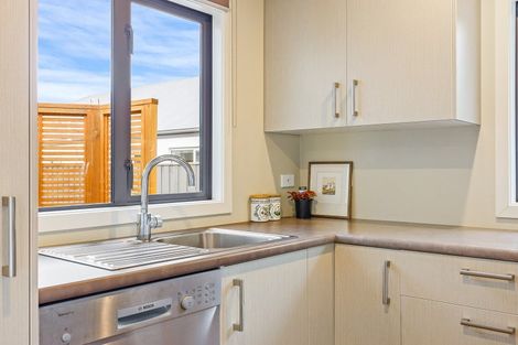 Photo of property in 2/104 Perry Street, Papanui, Christchurch, 8053