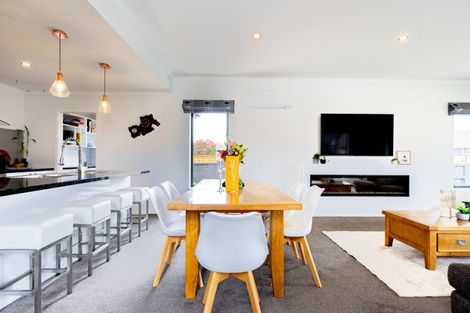 Photo of property in 35 Plescher Crescent, Leamington, Cambridge, 3432