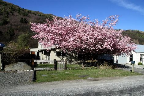 Photo of property in 23 Nairn Street, Arrowtown, 9302