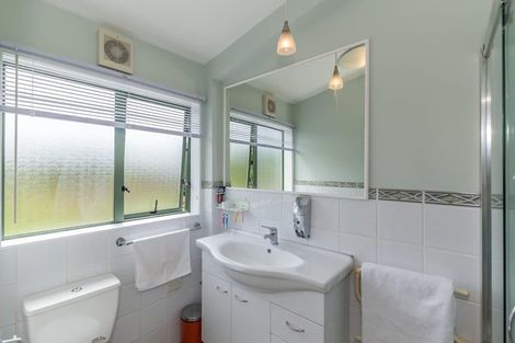 Photo of property in 370 Tararua Road, Levin, 5571