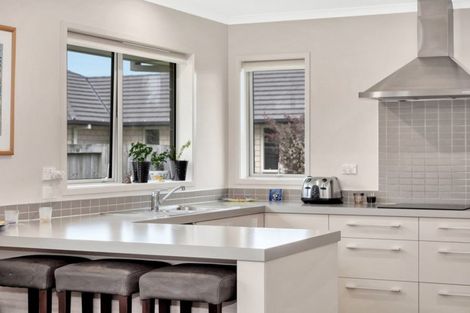 Photo of property in 24 Butterworth Crescent, Papamoa Beach, Papamoa, 3118