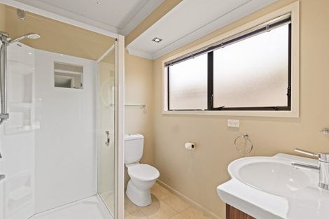 Photo of property in 3c Kinross Drive, Merrilands, New Plymouth, 4312