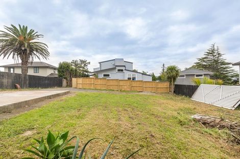 Photo of property in 3a Crompton Road, Massey, Auckland, 0614