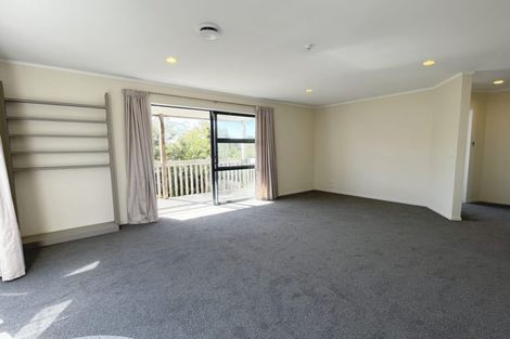 Photo of property in 4 Karo Place, Glendene, Auckland, 0602