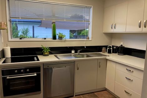 Photo of property in 15 Palliser Place, Milson, Palmerston North, 4414