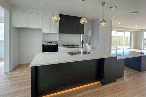 Photo of property in 17 Sunnyheights Road, Orewa, 0931