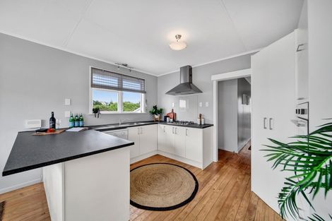 Photo of property in 5 Anson Place, Westown, New Plymouth, 4310