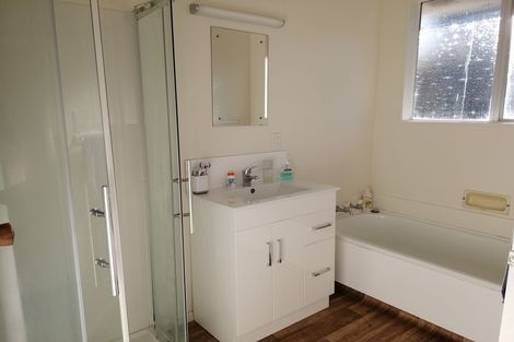 Photo of property in 15 Mchattie Lane, Clouston Park, Upper Hutt, 5018