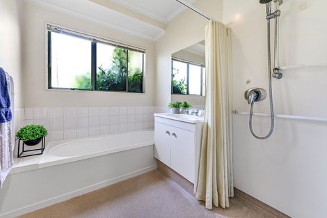 Photo of property in 2/38 Sandwich Road, St Andrews, Hamilton, 3200