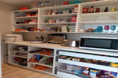 Photo of property in 3a Pipitea Place, Whalers Gate, New Plymouth, 4310