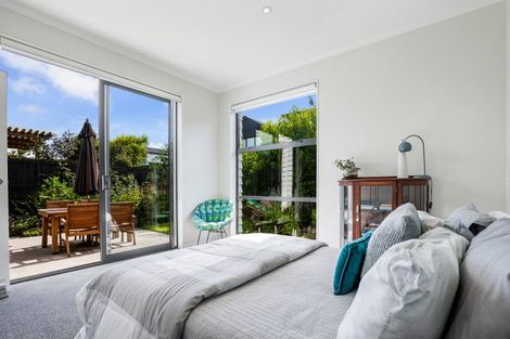 Photo of property in 16 Sacred Kingfisher Road, Hobsonville, Auckland, 0616