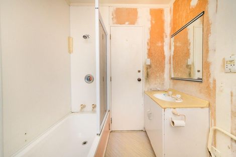 Photo of property in 2 Tiller Close, Kelvin Grove, Palmerston North, 4414