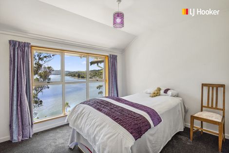 Photo of property in 33 Marine Parade, Macandrew Bay, Dunedin, 9014