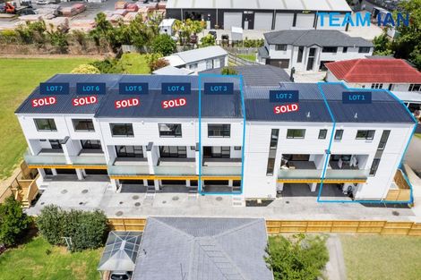 Photo of property in 1/68 Smythe Road, Henderson, Auckland, 0612