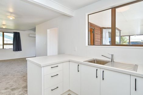 Photo of property in 44 Kowhai Avenue, Rangiora, 7400