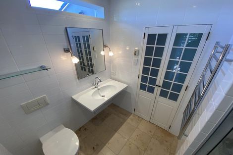 Photo of property in 2 Saint Leonards Road, Hauraki, Auckland, 0622