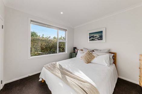 Photo of property in 4 Divich Avenue, Te Atatu South, Auckland, 0610