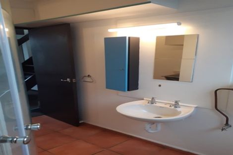 Photo of property in 140 Akaroa Drive, Maupuia, Wellington, 6022