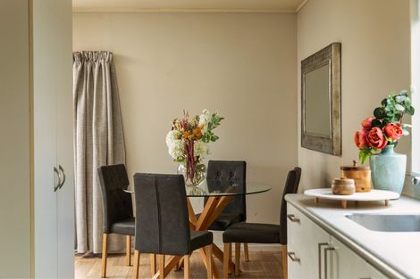 Photo of property in 1/12 Kelkirk Street, Kelston, Auckland, 0602