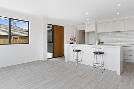 Photo of property in 82 Bert Wall Drive, Omokoroa, 3114